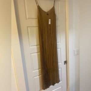Banana Republic Pleated Spaghetti Strap Midi Dress Brown/Taupe/Gold New with tag